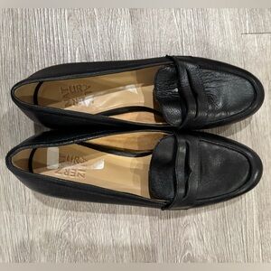 Naturalizer Black Leather Loafer